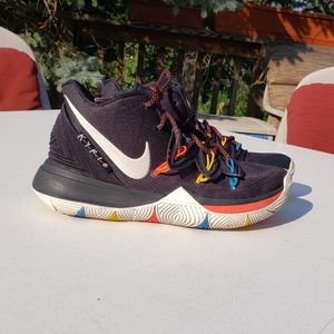 Nike Kyrie 5 Friends Sneakers Men's 8.5